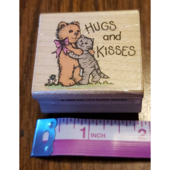 Hero Arts Hugs and Kisses Wood Mounted Rubber Stamp C654 - Picture 2 of 8